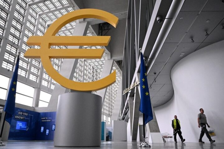 La France réduira sa contribution à l'UE en 2026 par rapport aux prévisions.
