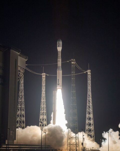 La fusée européenne Vega-C réussit le lancement de cinq nouveaux satellites