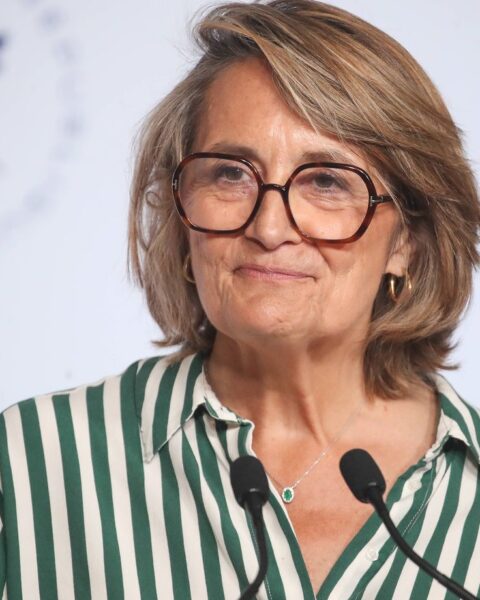 La porte-parole du gouvernement envisage la suppression des 35 heures.