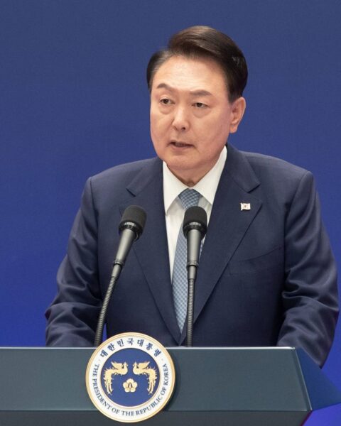 L'ancien président sud-coréen Yoon accusé d'abus de pouvoir.