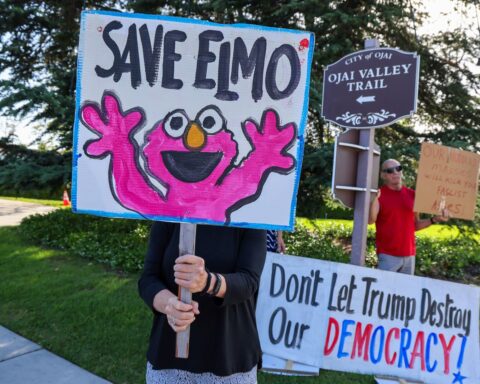 Le compte X de « Rue Sésame » piraté : diffusion de messages antisémites et anti-Trump