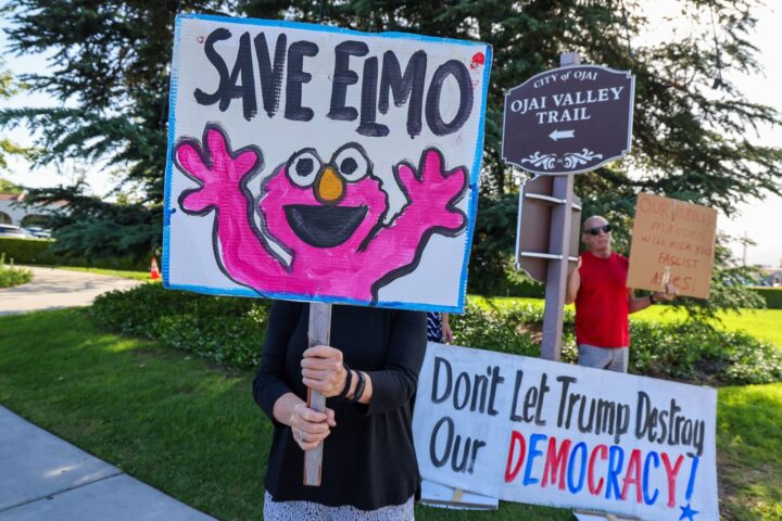 Le compte X de « Rue Sésame » piraté : diffusion de messages antisémites et anti-Trump