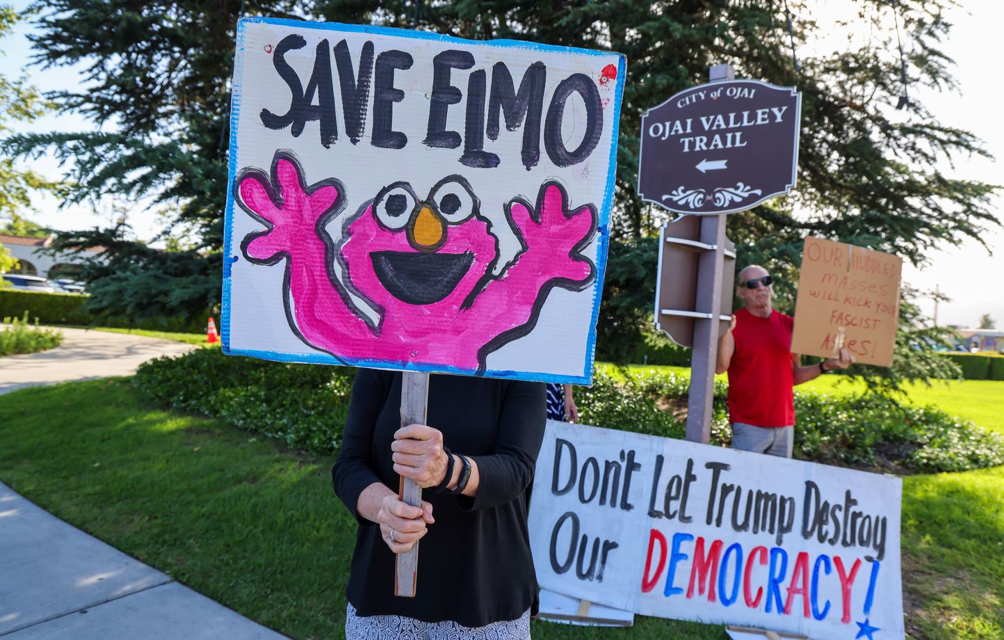 Le compte X de « Rue Sésame » piraté : diffusion de messages antisémites et anti-Trump