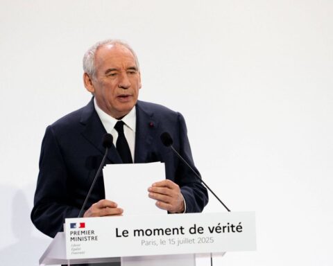 Le gouvernement annonce une augmentation de 29 milliards d'euros des dépenses publiques.