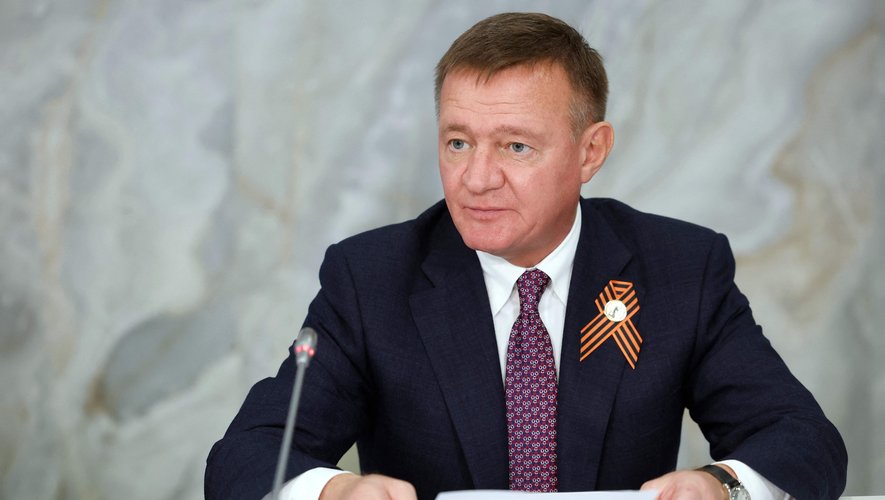 Le ministre russe des Transports, Roman Starovoitov, se suicide quelques heures après son licenciement par Poutine : une tragédie entourée de mystère.