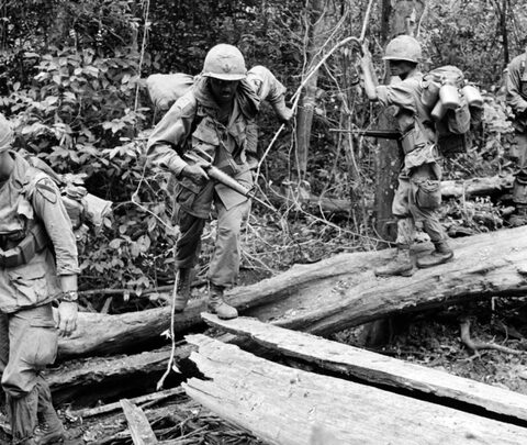 L'envoi de personnes handicapées et déficientes intellectuelles par l'armée américaine au Vietnam