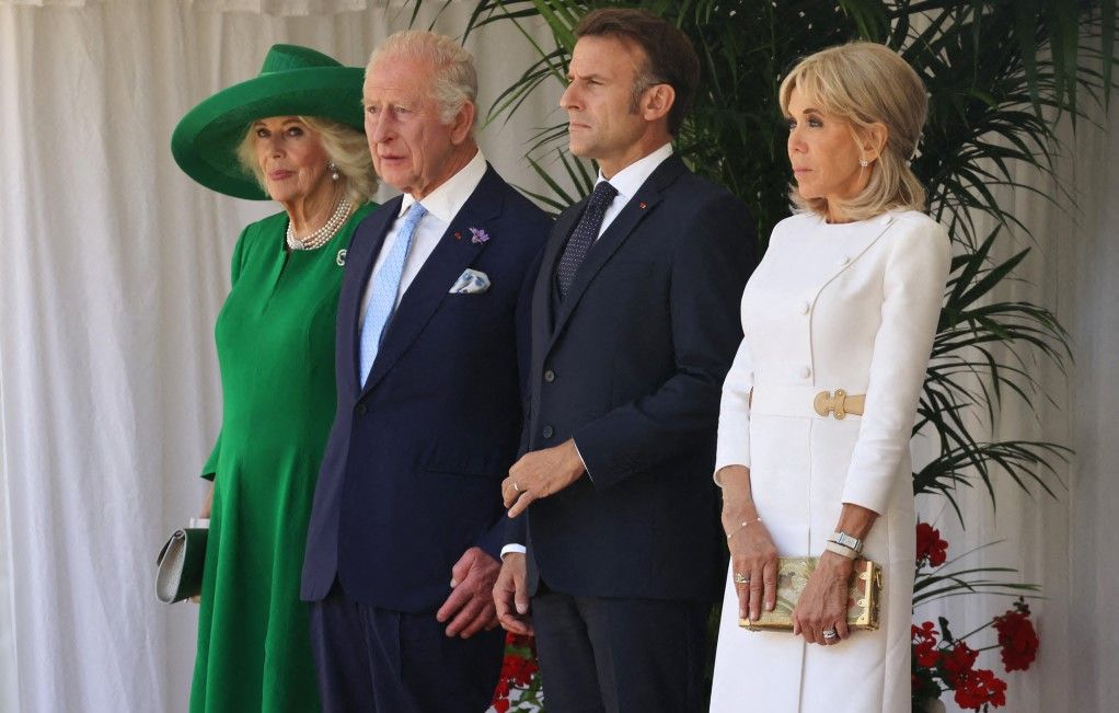Les cadeaux offerts par Macron à Charles III et Camilla lors de leur visite d'État.