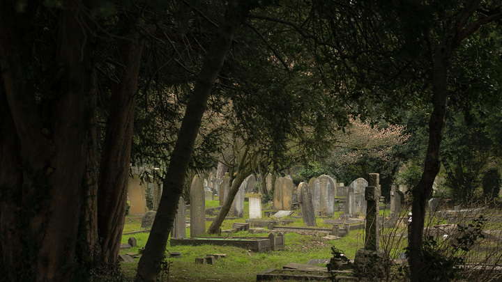 Les pensées des premiers humains sur l'inhumation de leurs morts