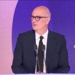 Menaces de dissolution, déclarations de Bruno Retailleau et inondations au Texas : le point à 8h30 avec Roland Lescure.