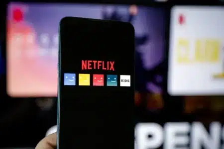 Netflix : un record historique à la Bourse, les investisseurs en profitent pleinement; le coût annuel des voitures s'élève à 305 milliards d'euros.