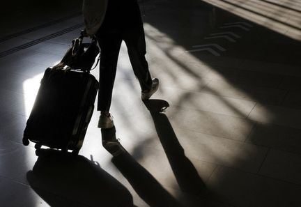 Non, les députés français ne bénéficient pas de 45 jours de congés annuels.