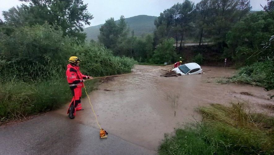 Orages : disparitions, inondations et images saisissantes des intempéries ayant touché le sud de la France et les régions environnantes.