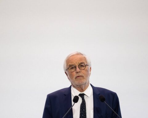 « Pays corse : Le lapsus de Rebsamen offre un avantage à la droite »