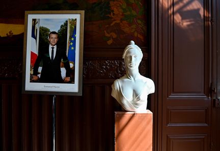 Pétition contre la loi Duplomb : Emmanuel Macron est-il en mesure de convoquer un référendum sur le texte approuvé par le Parlement ?