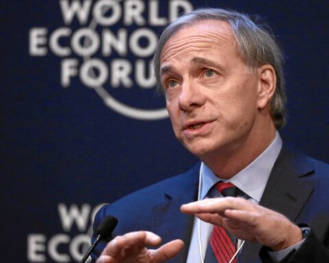 Ray Dalio, le milliardaire américain influent, recommande aujourd'hui d'allouer 15% de son portefeuille alors qu'il n'en voulait pas plus de 2% il y a trois ans.