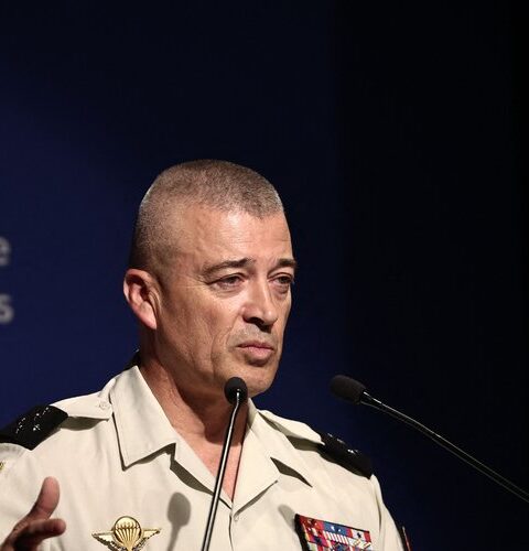 Sabotages, désinformation et espionnage : La France, cible principale de la Russie, alerte le chef d'état-major Thier.