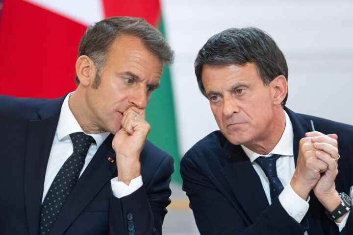 Selon Valls, « les défis majeurs demeurent à relever » en Nouvelle-Calédonie.