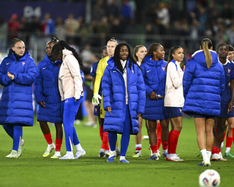 TF1 annule à la dernière minute le match des Bleues pour diffuser du football masculin
