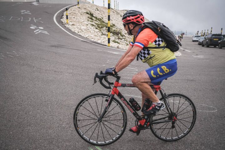 Transfert de narcos, pétition réussie et Mont Ventoux : l'actualité de midi en deux minutes.