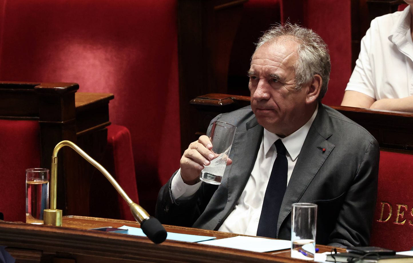 Une motion de censure que François Bayrou peut considérer sans risque.