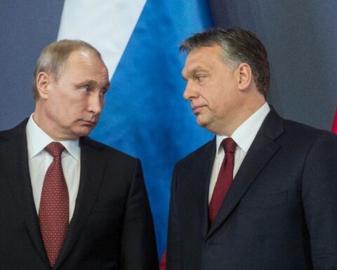 Dirigeants hongrois commentent les frappes russes sur la Transcarpatie