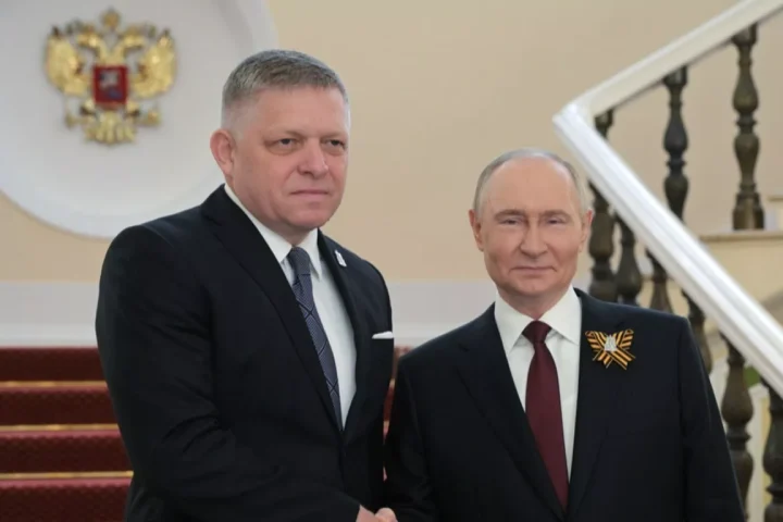Fico critique la rencontre Trump-Poutine en reprenant la rhétorique du Kremlin