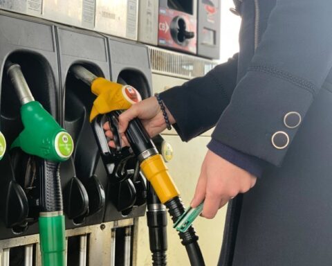 Le gouvernement russe admet la hausse des prix du carburant mais minimise son impact