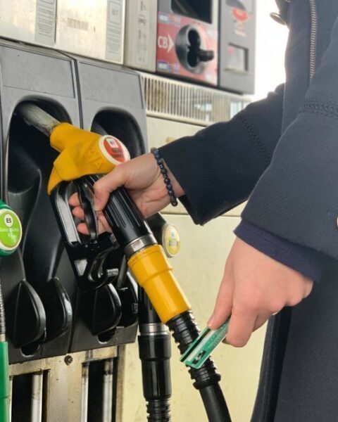 Le gouvernement russe admet la hausse des prix du carburant mais minimise son impact