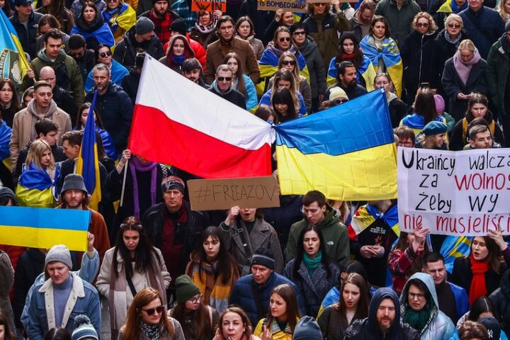 Les réfugiés ukrainiens ont généré 111 milliards de zlotys pour la Pologne en trois ans