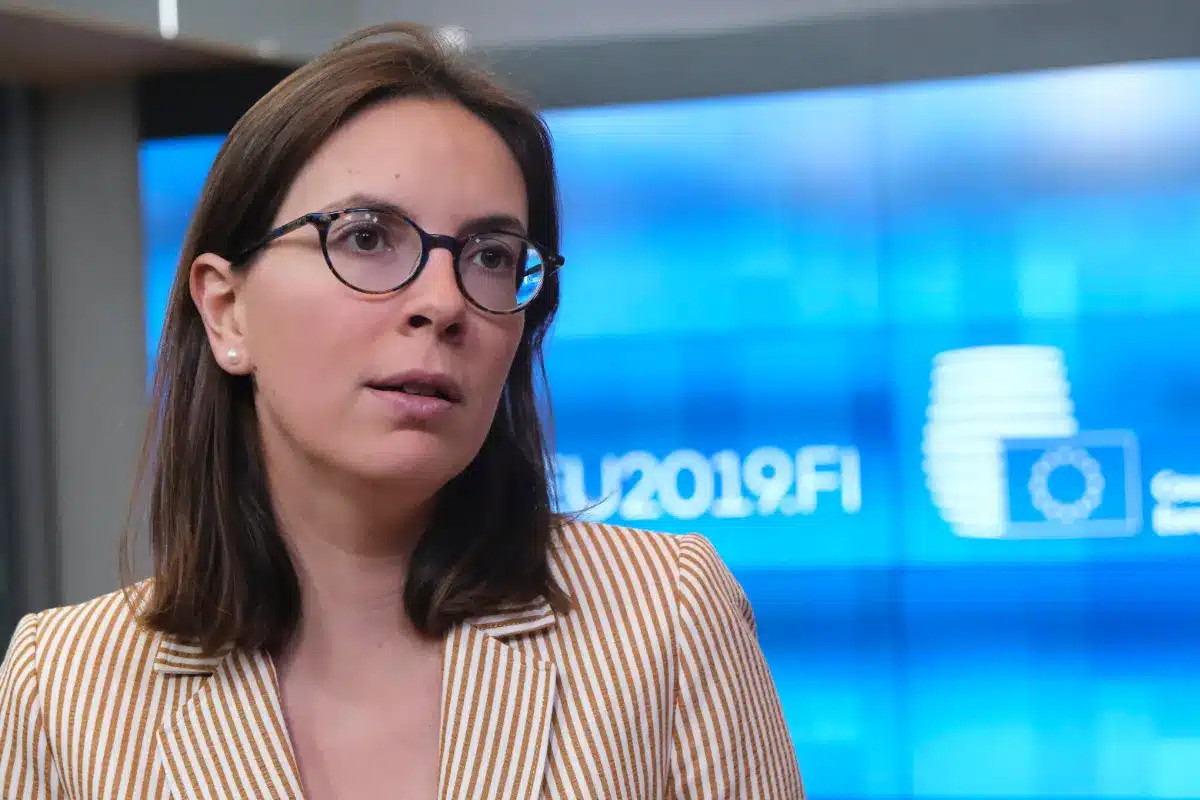Adieu aux jours fériés : les enjeux cachés derrière la suppression de deux ponts.