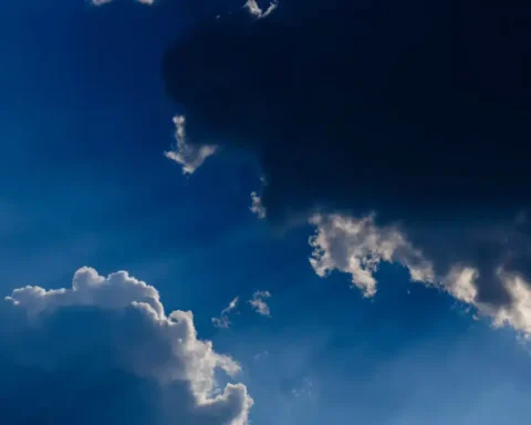 Alerte orange : neuf départements en alerte face à des orages violents