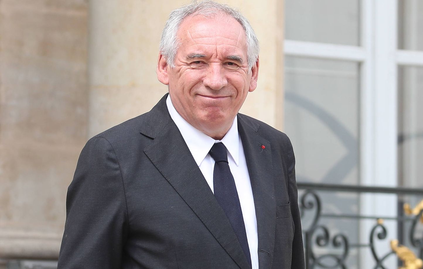 Bayrou s'exprime sur le drame d'Antibes et la question du plastique
