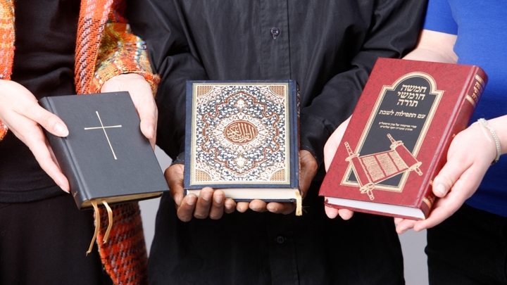 Bible, Coran, Torah : quelle perspective sur la guerre selon les trois grandes religions ?