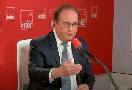 Budget 2026 : François Hollande appelle le gouvernement à négocier pour éviter la censure de François Bayrou