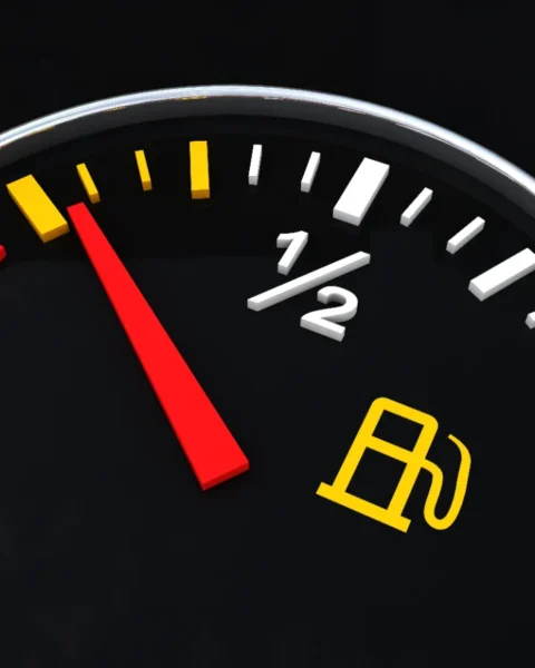 Carburant à prix réduit : découvrez les stations où faire le plein sans vous ruiner ce week-end.