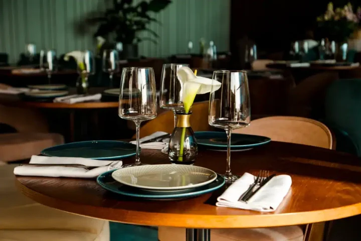 Chaleur insupportable : les terrasses vides et les restaurateurs en grande difficulté.
