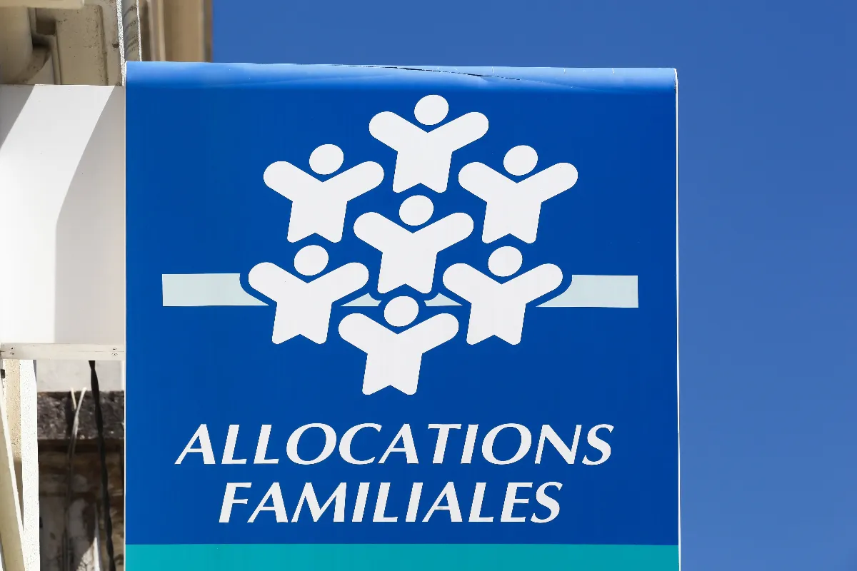 Choc pour les bénéficiaires : la CAF est-elle réellement en mesure de financer vos séjours à l'étranger ?