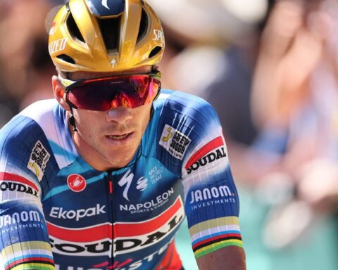 Cyclisme : L'ancien manager de Remco Evenepoel révèle les raisons de son départ vers Red Bull-Bora et son potentiel gain financier.