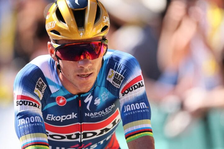 Cyclisme : L'ancien manager de Remco Evenepoel révèle les raisons de son départ vers Red Bull-Bora et son potentiel gain financier.