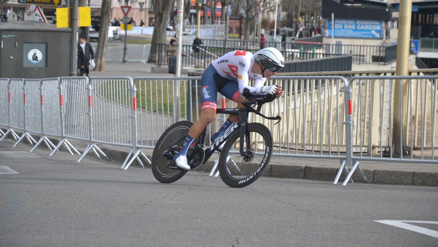Cyclisme : Un coéquipier de Tadej Pogacar placé dans un coma artificiel après une grave chute lors du Tour de Pologne.