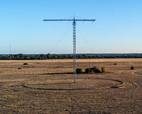 Des messages codés et des sons étranges dans le mystérieux cas des stations de nombres