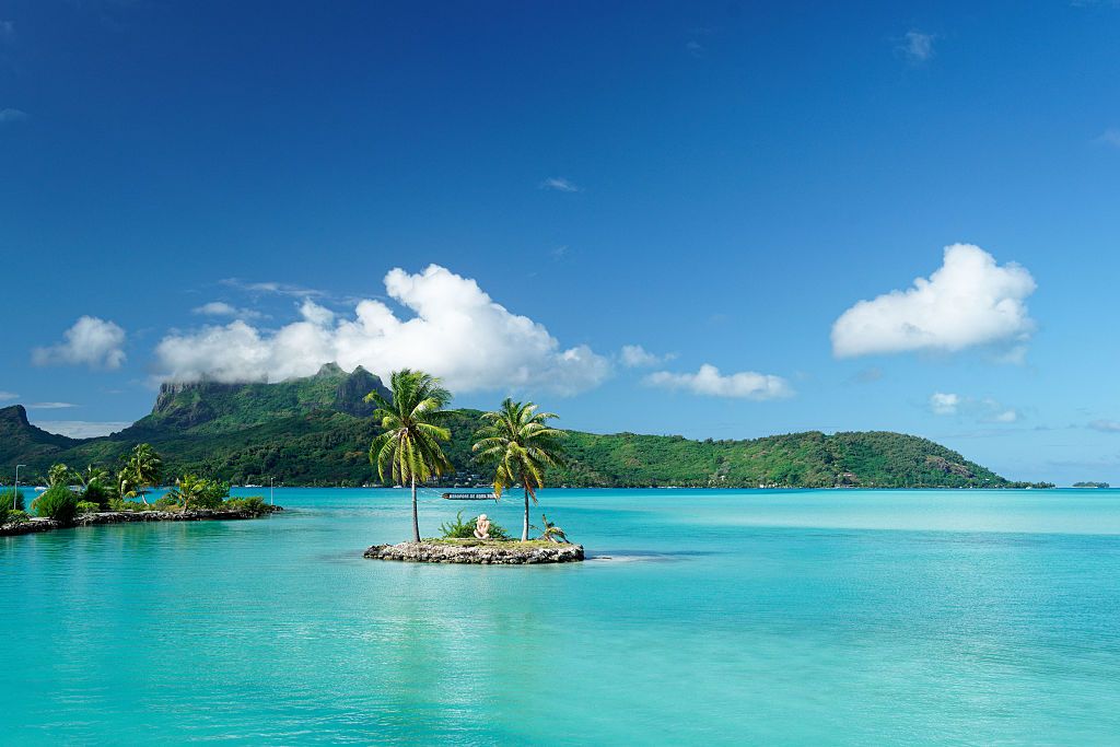Des riches propriétaires de Bitcoin dépensent leur BTC pour des vacances de luxe, une tendance en croissance
