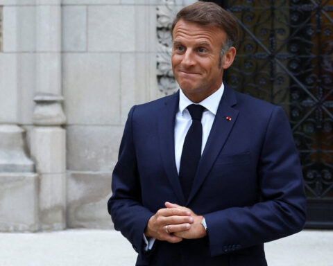 Destitution d'Emmanuel Macron : la France Insoumise relance une procédure controversée