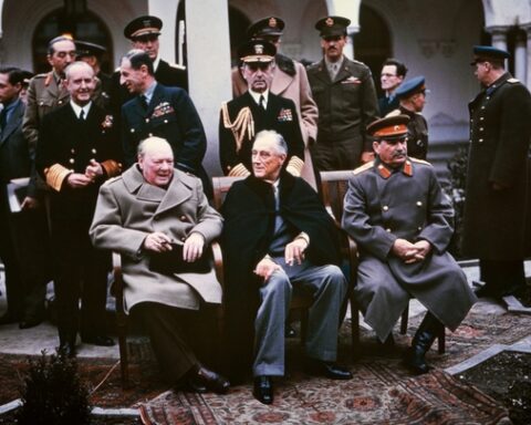 Diplomates ivres et punaises de lit : coulisses de la conférence de Yalta