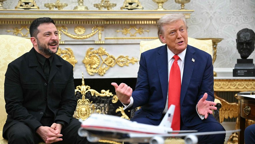 Donald Trump félicite Volodymyr Zelensky pour son choix vestimentaire lors de leur rencontre
