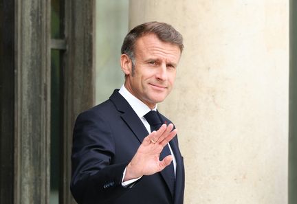 "Emmanuel Macron souligne que l'avenir de l'Ukraine doit être déterminé par les Ukrainiens, en amont de la rencontre Trump-Poutine."