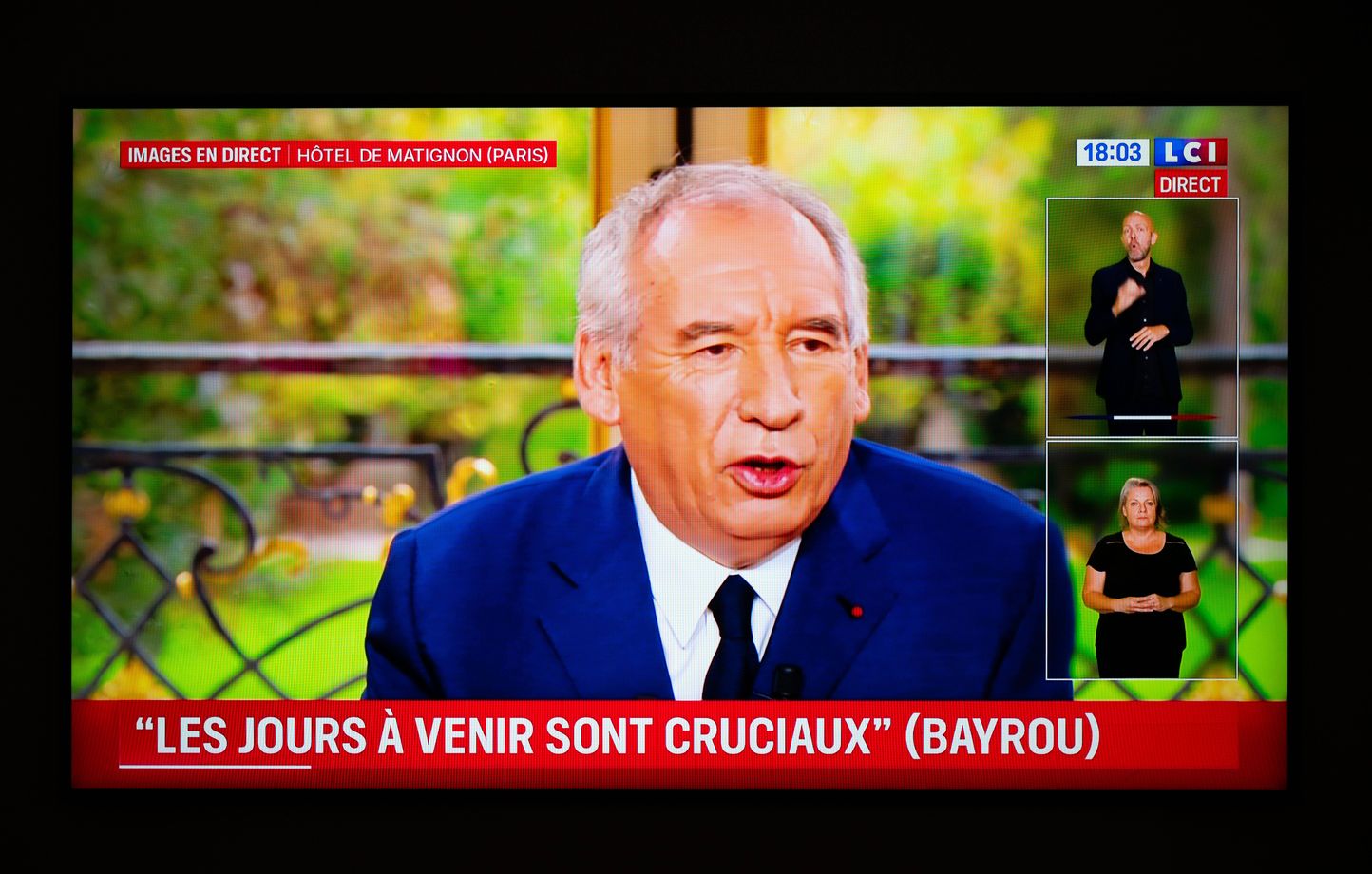 François Bayrou défend son action et aborde la question de l'antisémitisme en France