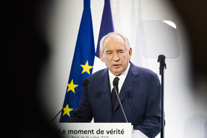 François Bayrou face à des menaces de censure et des appels au blocage du 10 septembre