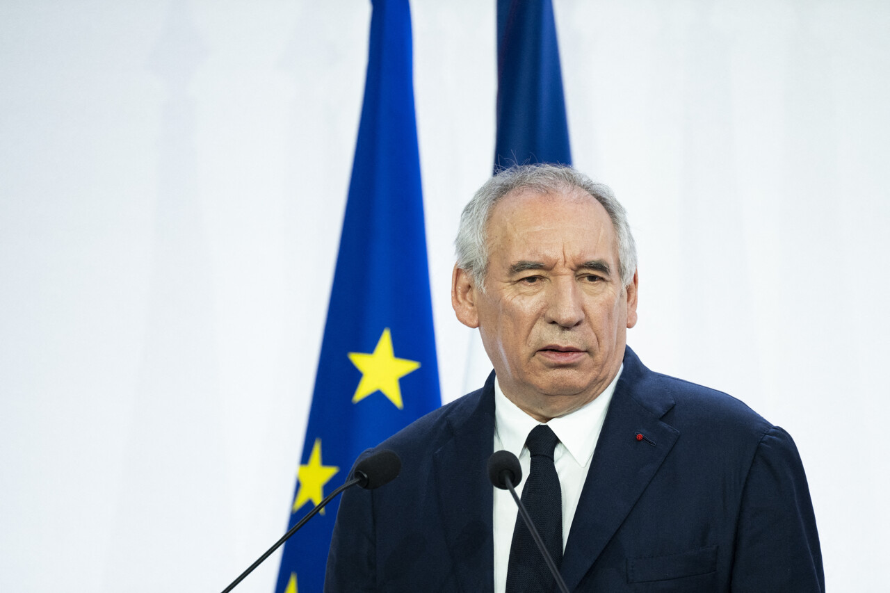 François Bayrou face à l'Assemblée nationale : un vote de confiance risqué pour son avenir politique