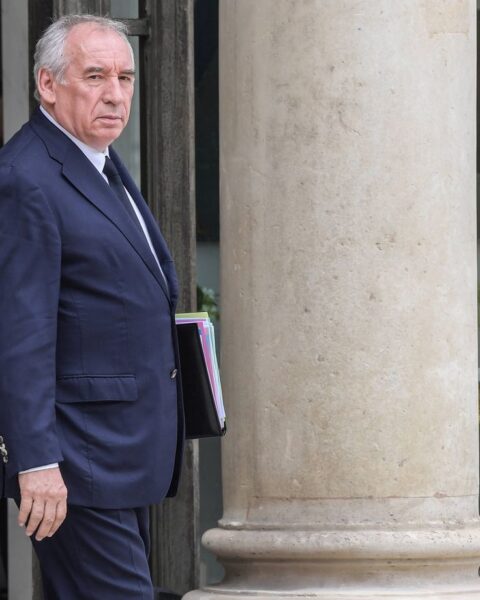 François Bayrou persiste dans la suppression de deux jours fériés pour réduire le budget 2026